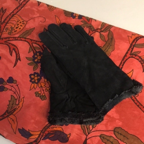Women’s Black Suede Gloves with Fleece lining Size M Excellent Condition - Picture 4 of 8